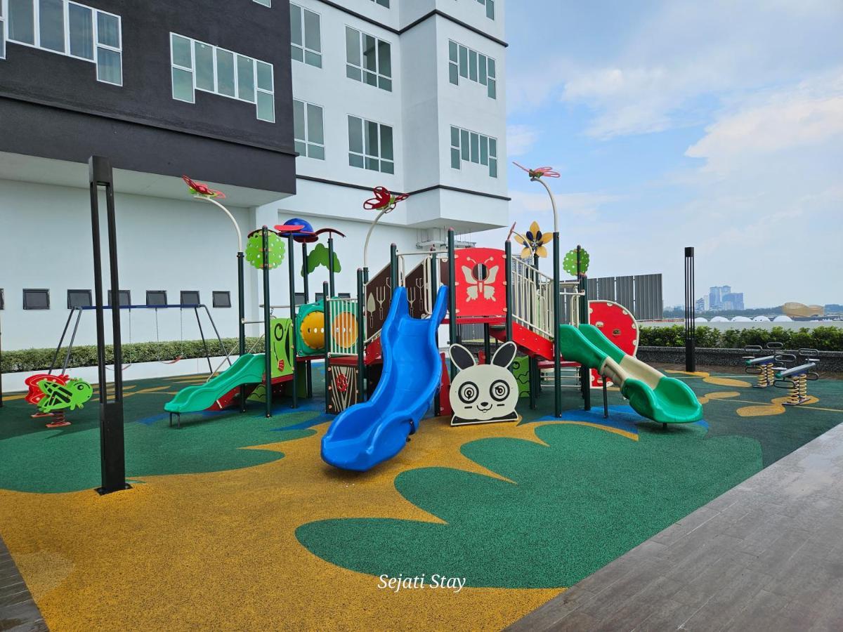 Apartment Rest And Relax With Cosy Amber Cove Impression Malacca