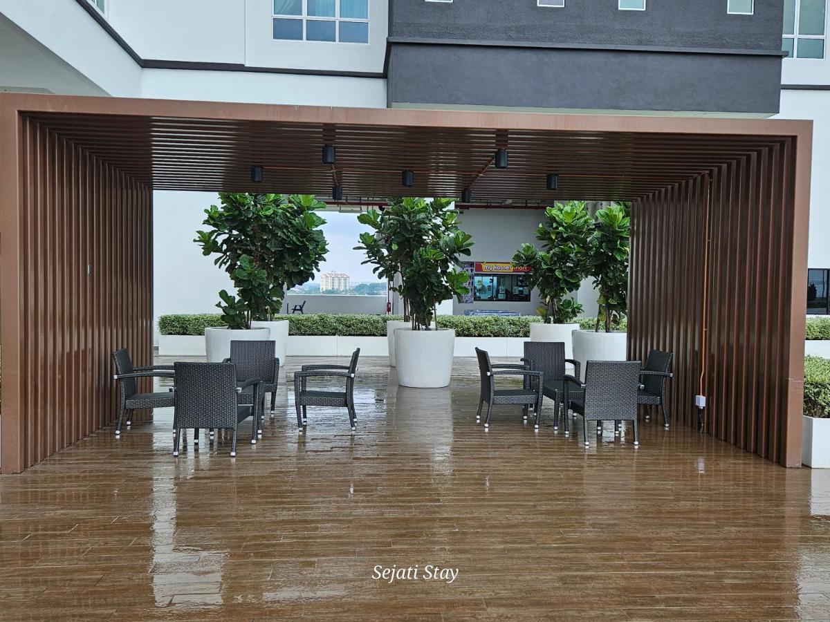 Apartment Rest And Relax With Cosy Amber Cove Impression Malacca